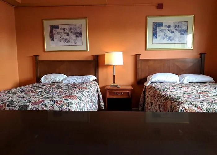 Skylark Motel